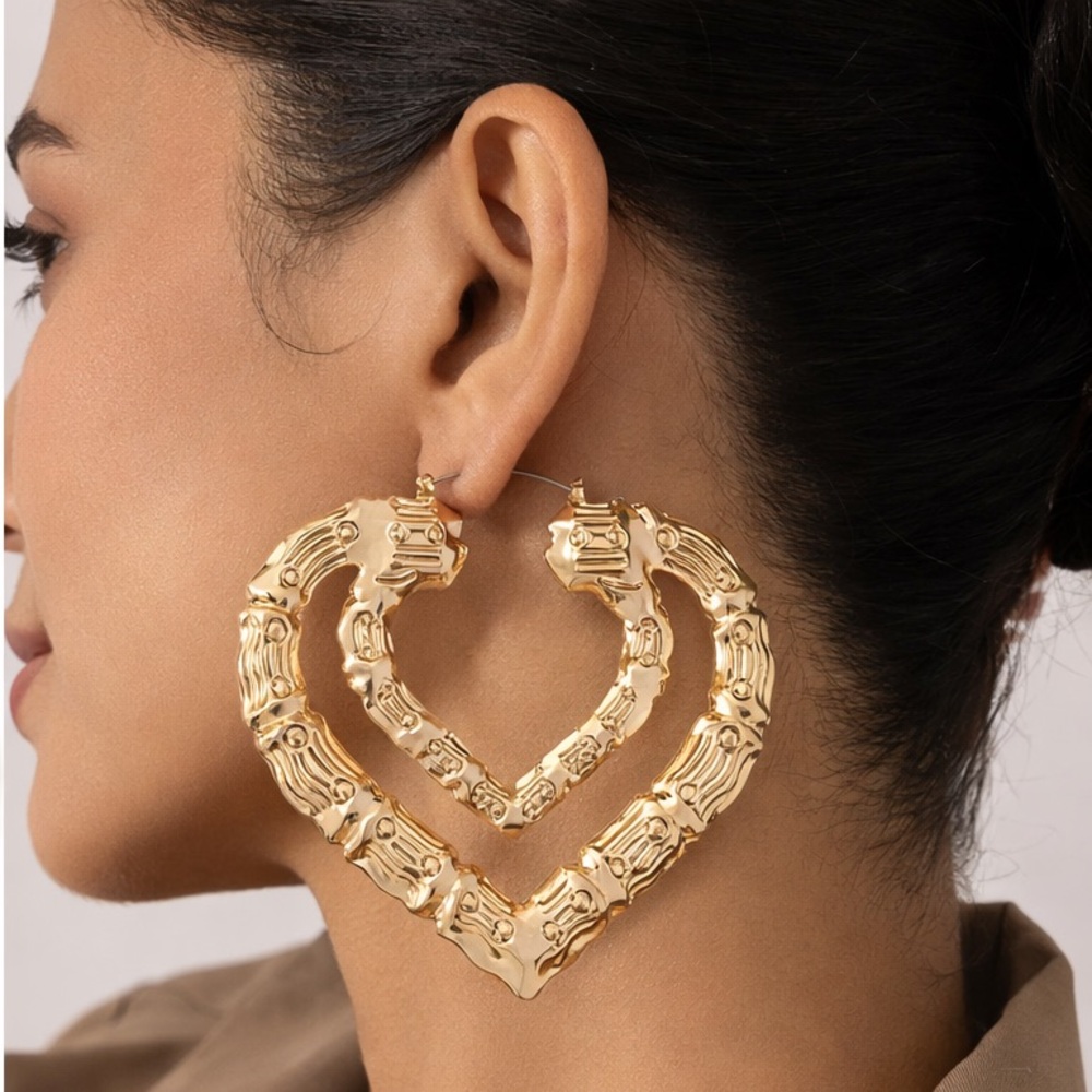 Large Gold tone Heart Hoop Earrings Chunky Textured retro Heart Hoops 3.3 in